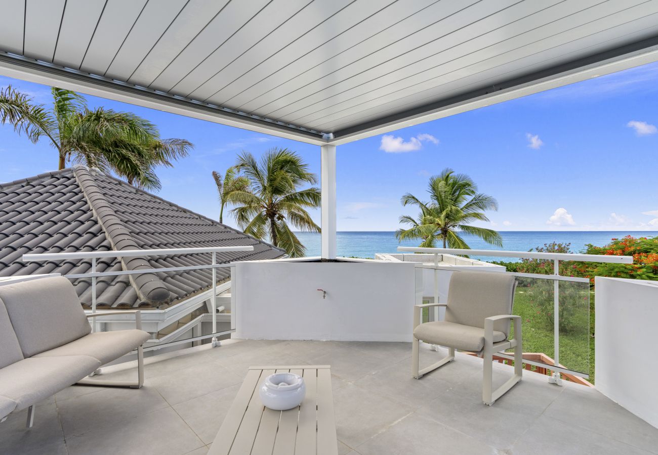 Maison à Terres Basses - Luxury Beachfront Villa with Private Pool & Jacuzz