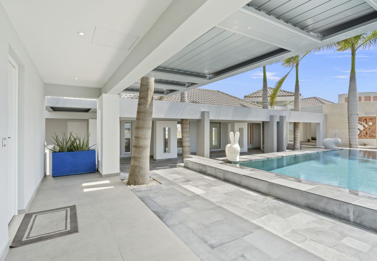 Maison à Terres Basses - Luxury Beachfront Villa with Private Pool & Jacuzz