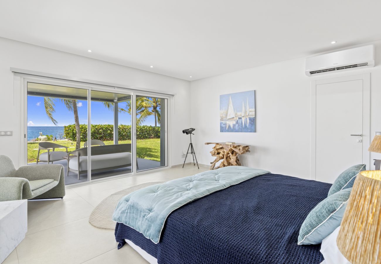 Maison à Terres Basses - Luxury Beachfront Villa with Private Pool & Jacuzz
