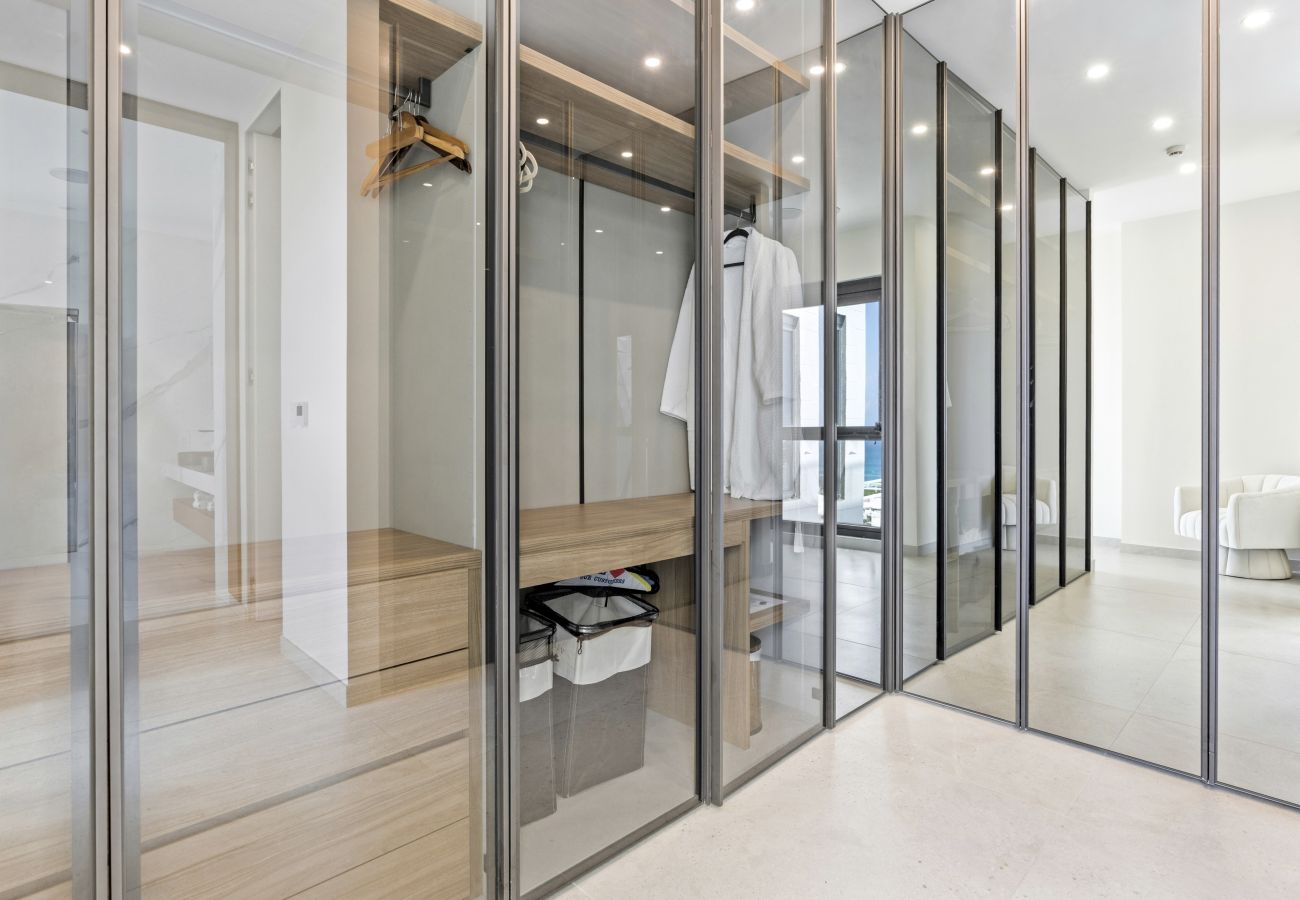 Apartment in Cupecoy - B-2000 Stunning penthouse with balcony and rooftop