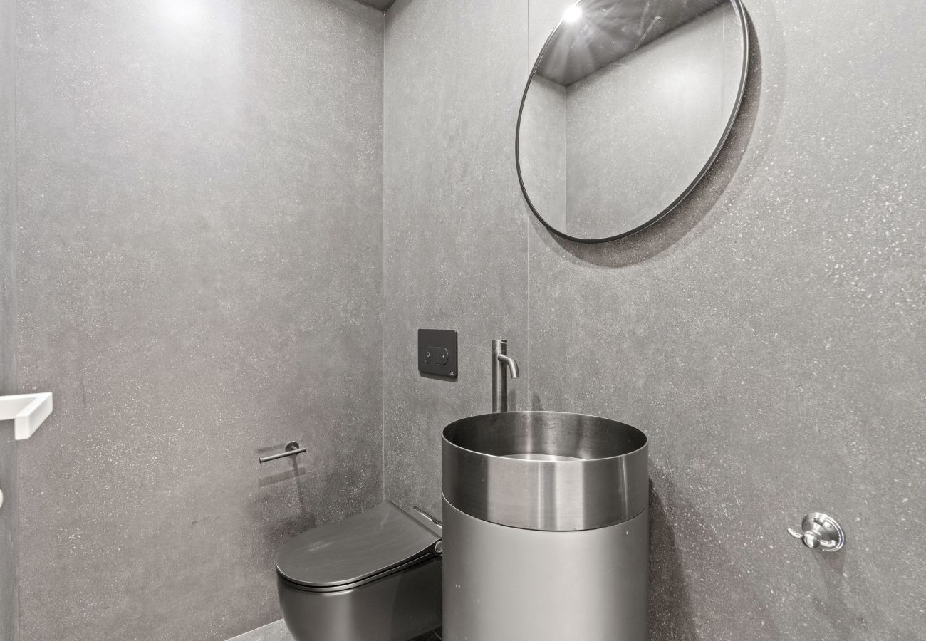 Apartment in Cupecoy - B-2000 Stunning penthouse with balcony and rooftop