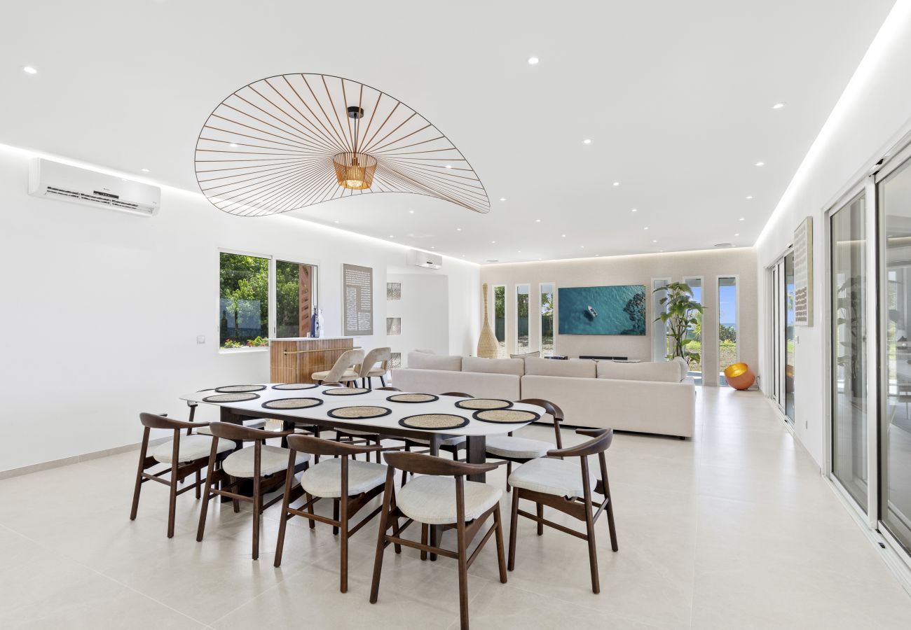House in Terres Basses - Luxury Beachfront Villa with Private Pool & Jacuzz