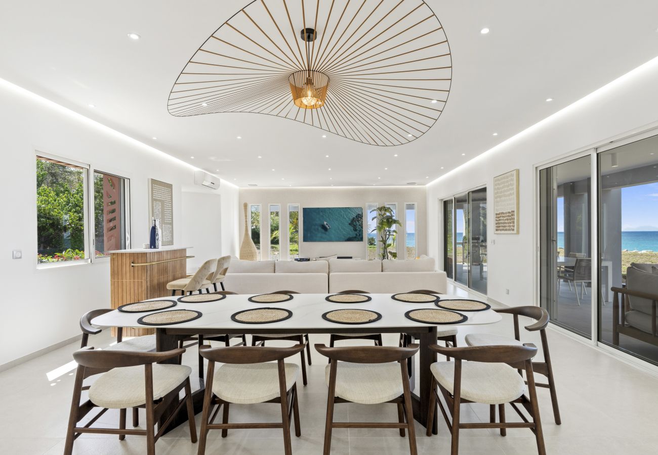 House in Terres Basses - Luxury Beachfront Villa with Private Pool & Jacuzz