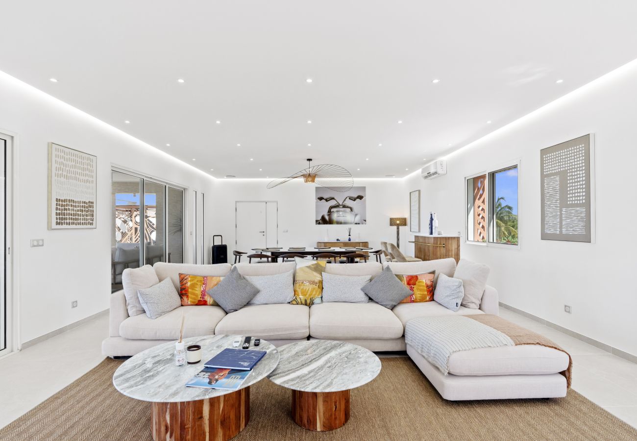 House in Terres Basses - Luxury Beachfront Villa with Private Pool & Jacuzz